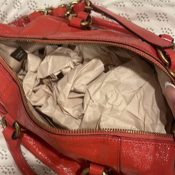 Red coach purse - Picture 4 of 9